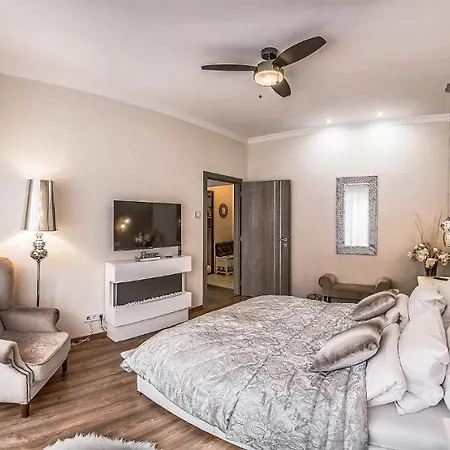 דירה Deluxe Hut
